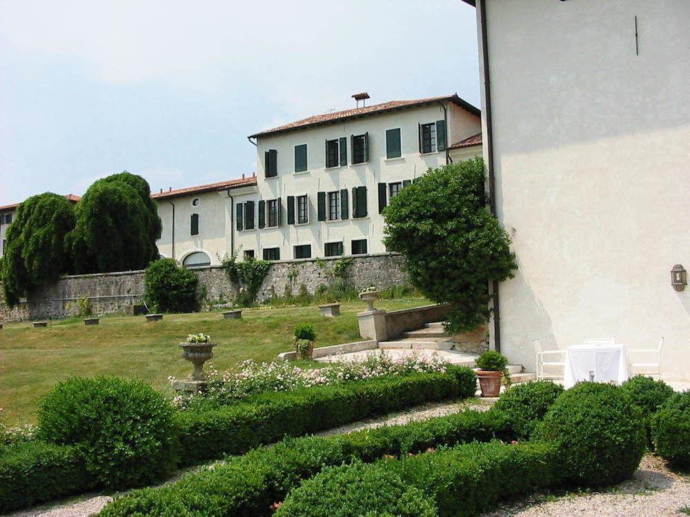 Hotel Villa Policreti Castello d'Aviano Exterior photo