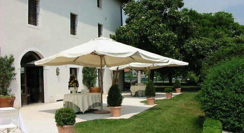 Hotel Villa Policreti Castello d'Aviano Exterior photo
